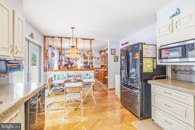 312 ROYAL AVE, North Wales, PA 19454