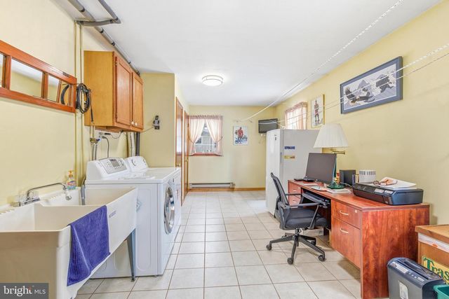 312 ROYAL AVE, North Wales, PA 19454