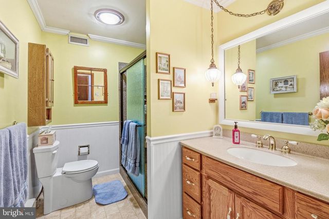 312 ROYAL AVE, North Wales, PA 19454