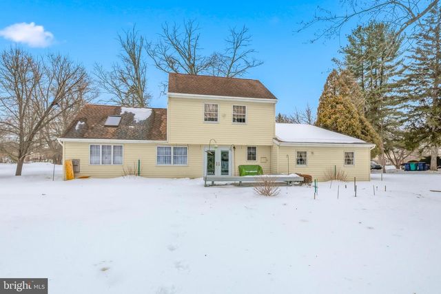 312 ROYAL AVE, North Wales, PA 19454