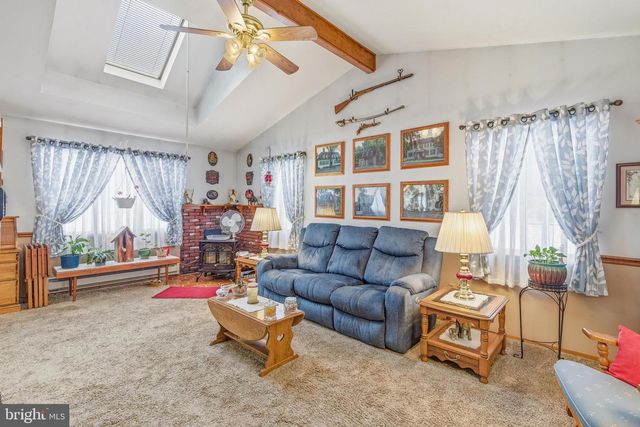 312 ROYAL AVE, North Wales, PA 19454