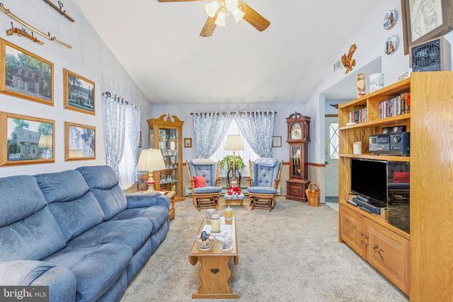 312 ROYAL AVE, North Wales, PA 19454