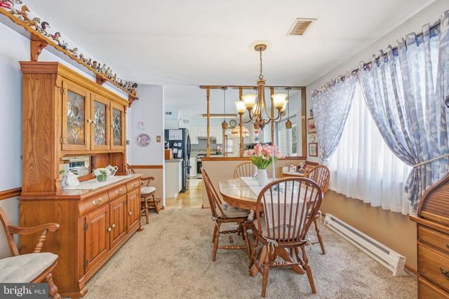 312 ROYAL AVE, North Wales, PA 19454