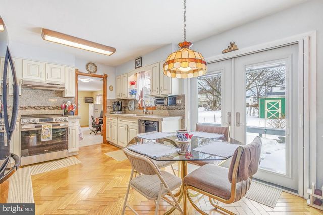 312 ROYAL AVE, North Wales, PA 19454