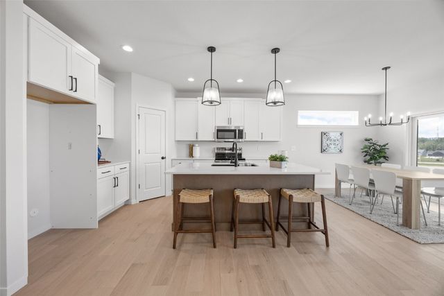 1930 Bowstring Drive, Marion, IA 52302