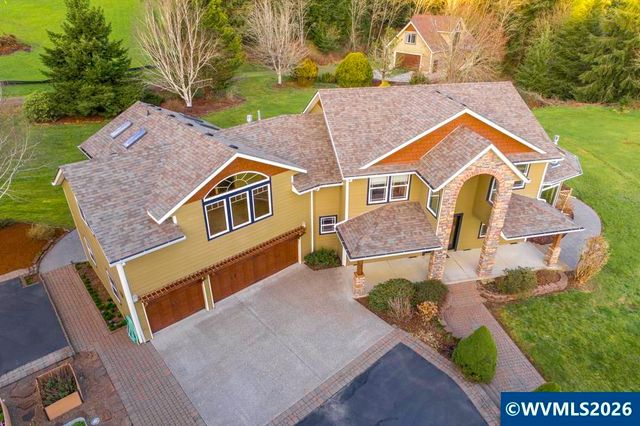 4055 Westwood Dr, Tillamook, OR 97141