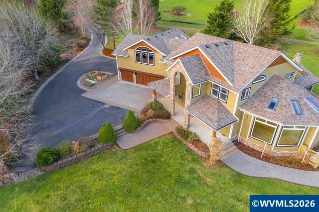 4055 Westwood Dr, Tillamook, OR 97141