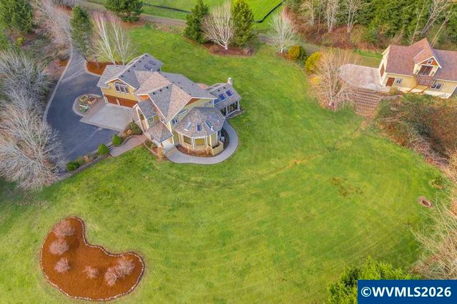 4055 Westwood Dr, Tillamook, OR 97141