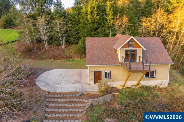4055 Westwood Dr, Tillamook, OR 97141