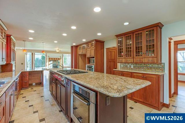 4055 Westwood Dr, Tillamook, OR 97141