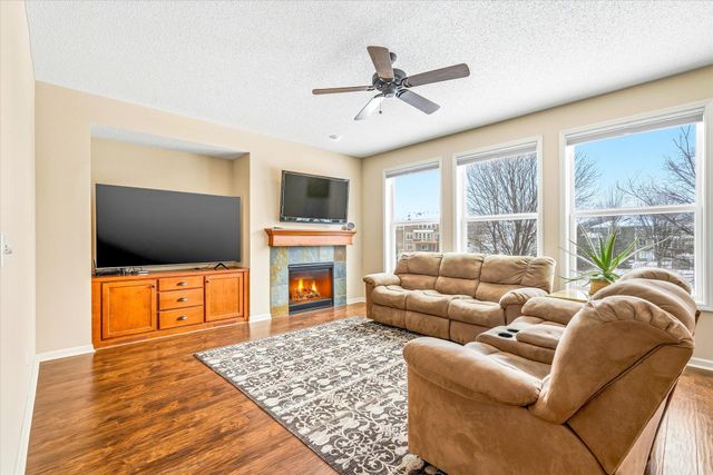 3447 White Pine Way, Stillwater, MN 55082