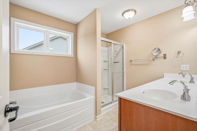 3447 White Pine Way, Stillwater, MN 55082