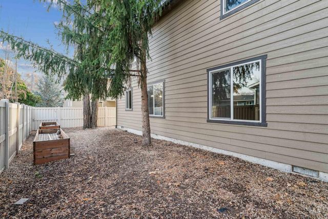 3822 W Magnolia Lane, Boise, ID 83703