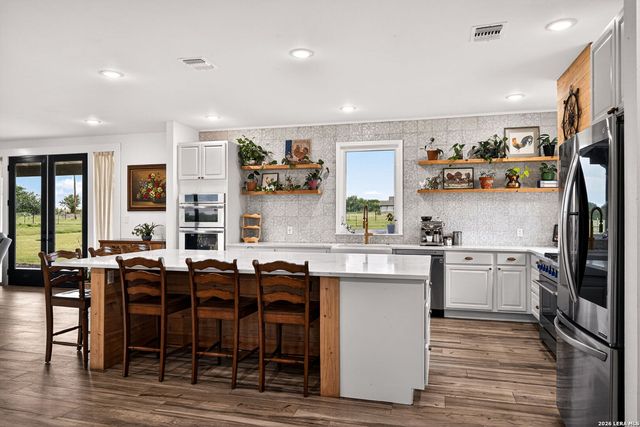965 County Road 7611, Devine, TX 78016