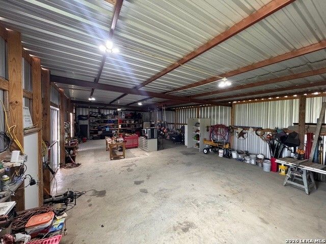 965 County Road 7611, Devine, TX 78016