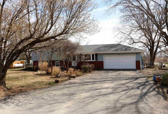 349 W Robson Rd, Salina, KS 67401