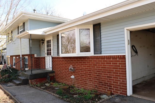 349 W Robson Rd, Salina, KS 67401