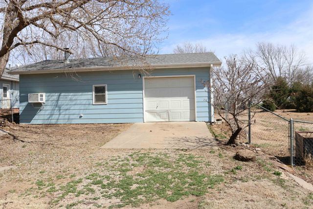 349 W Robson Rd, Salina, KS 67401