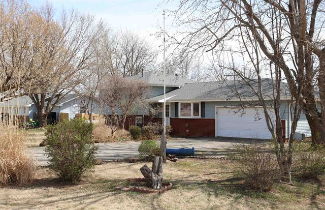 349 W Robson Rd, Salina, KS 67401