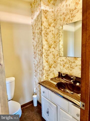 2122 HILLVIEW DR, Fayetteville, PA 17222