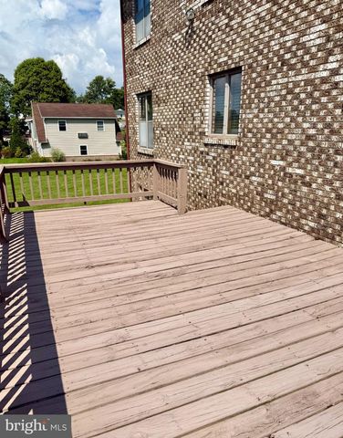 2122 HILLVIEW DR, Fayetteville, PA 17222