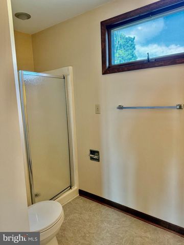 2122 HILLVIEW DR, Fayetteville, PA 17222