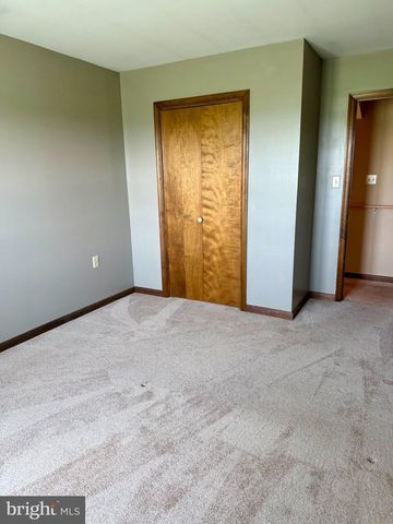 2122 HILLVIEW DR, Fayetteville, PA 17222