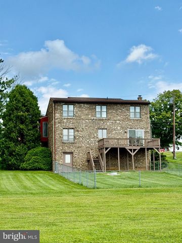 2122 HILLVIEW DR, Fayetteville, PA 17222