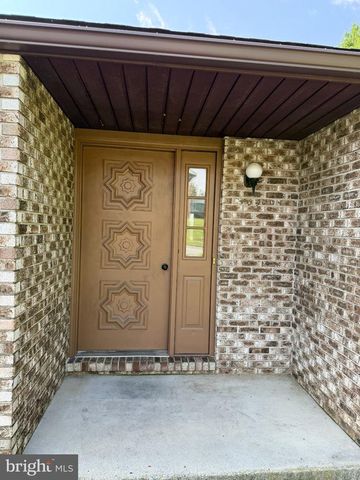 2122 HILLVIEW DR, Fayetteville, PA 17222