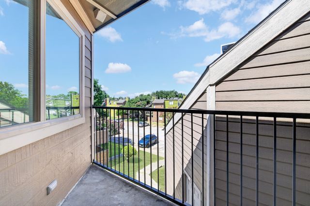 9829 Walnut Street 306, Dallas, TX 75243