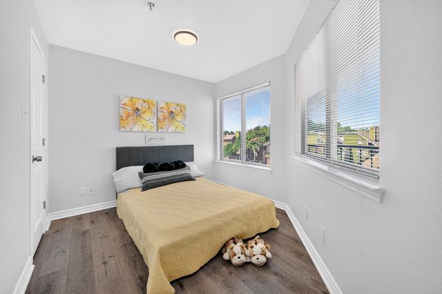 9829 Walnut Street 306, Dallas, TX 75243