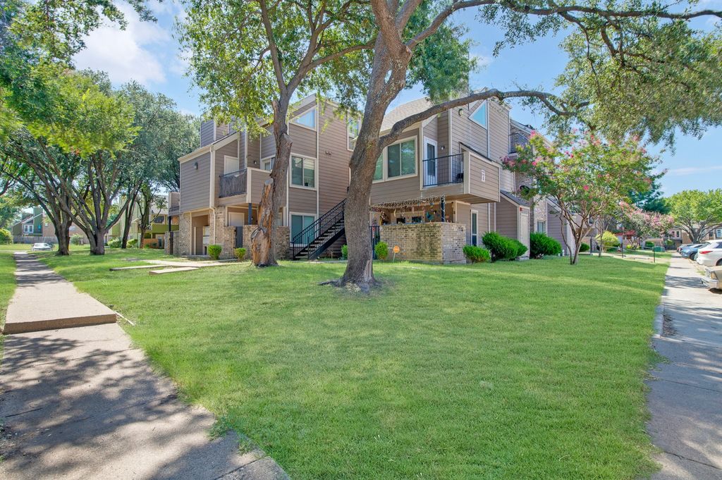 9829 Walnut Street 306, Dallas, TX 75243