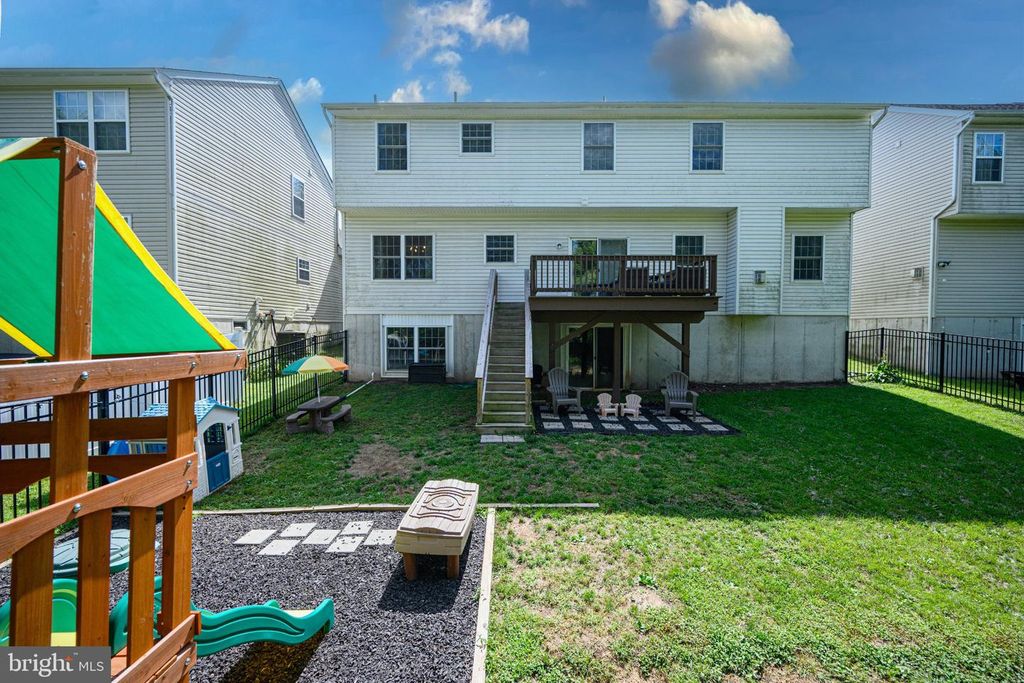 109 HOLBROOK LN, GILBERTSVILLE, PA 19525 — photo 2