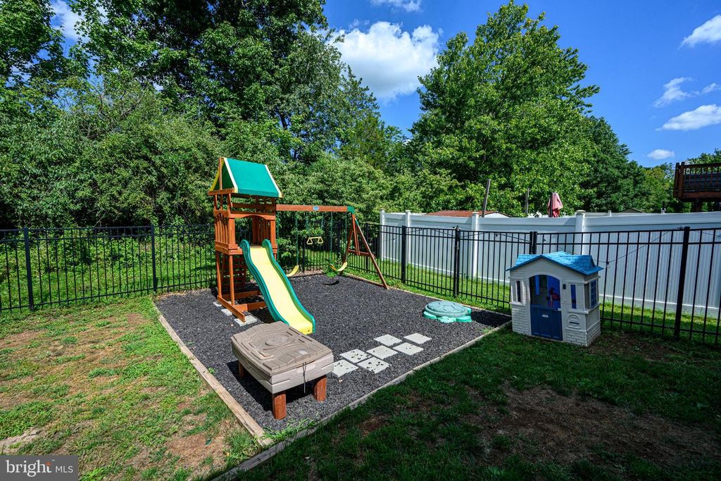 109 HOLBROOK LN, GILBERTSVILLE, PA 19525 — photo 5
