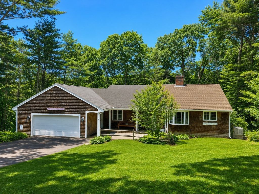 35 Oar And Line Rd, Plymouth, MA 02360