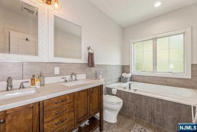 24 Jefferson Avenue, Tenafly, NJ 07670