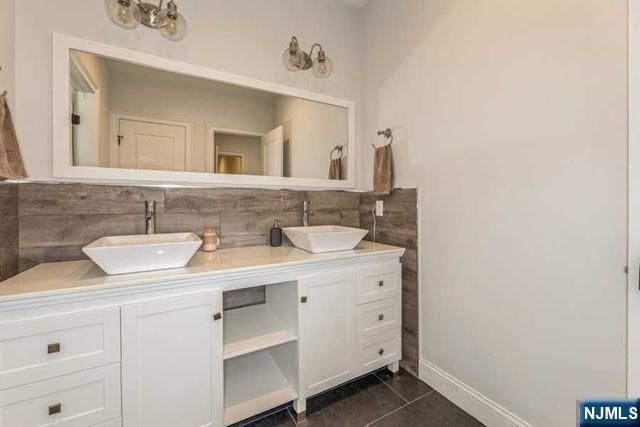 24 Jefferson Avenue, Tenafly, NJ 07670