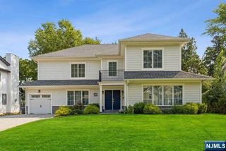 24 Jefferson Avenue, Tenafly, NJ 07670