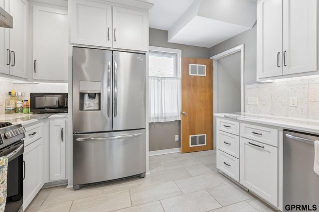 3072 S 31st Street, Omaha, NE 68105