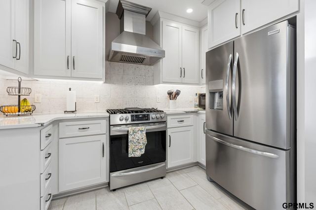 3072 S 31st Street, Omaha, NE 68105