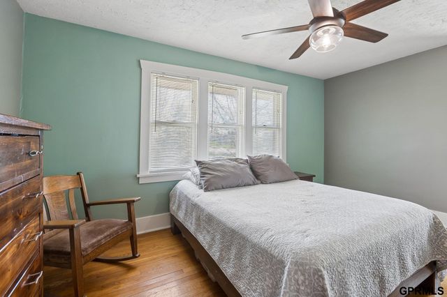 3072 S 31st Street, Omaha, NE 68105