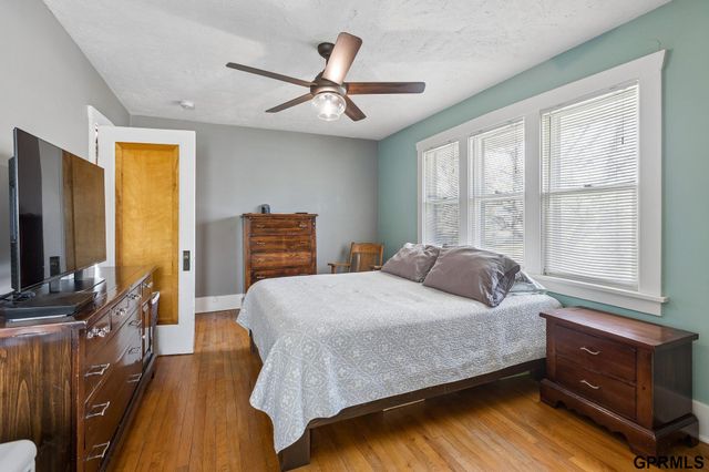 3072 S 31st Street, Omaha, NE 68105