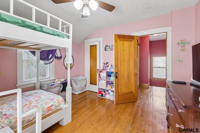 3072 S 31st Street, Omaha, NE 68105