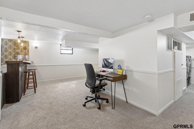 3072 S 31st Street, Omaha, NE 68105