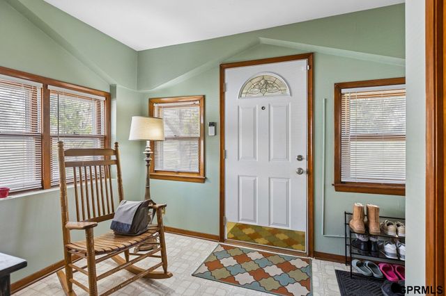 3072 S 31st Street, Omaha, NE 68105