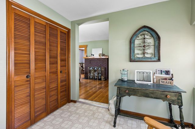 3072 S 31st Street, Omaha, NE 68105