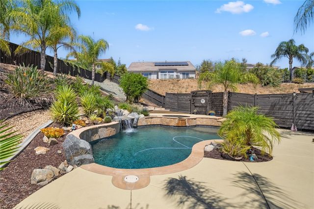 25004 Crestpeak Court, Menifee, CA 92584