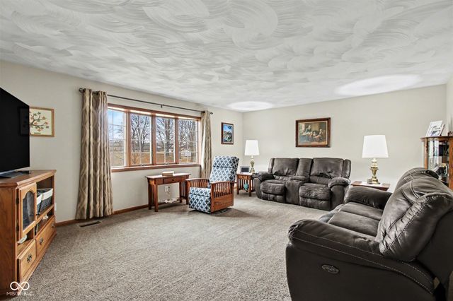 951 Tekulve Road, Batesville, IN 47006