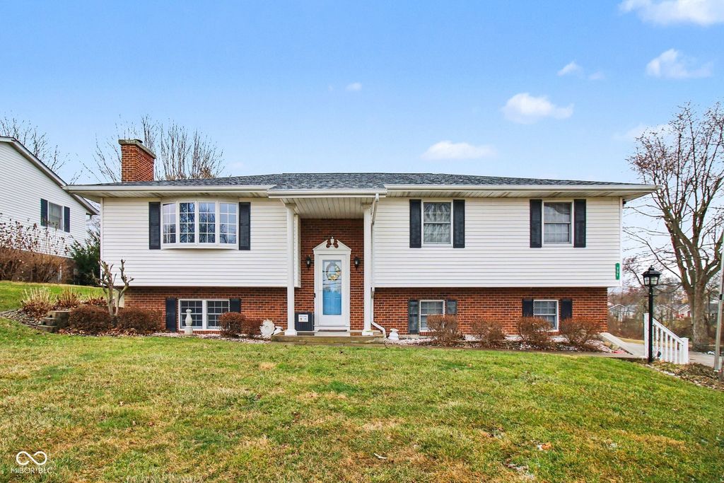 951 Tekulve Road, Batesville, IN 47006