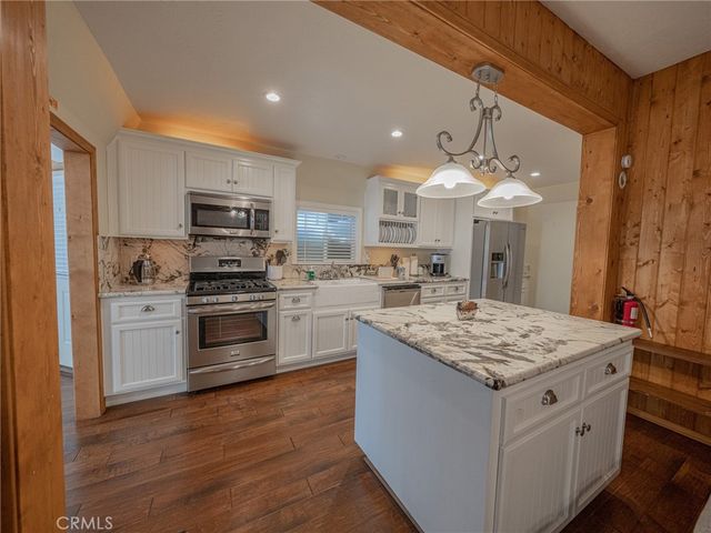 233 Corona, Lake Arrowhead, CA 92352